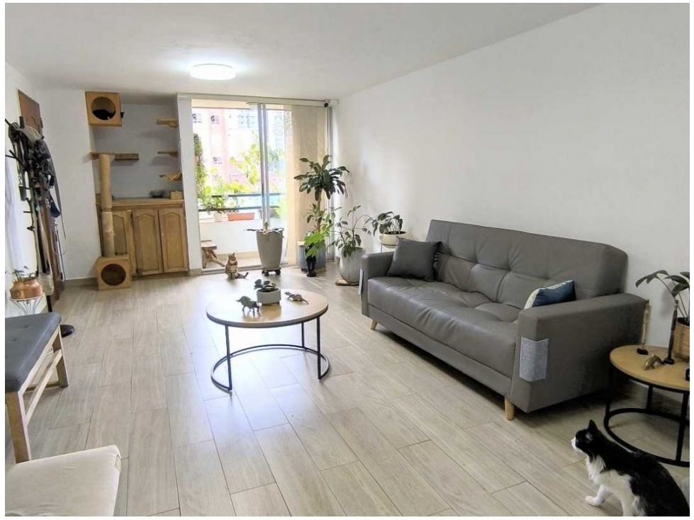 (V.I) APARTAMENTO REMODELADO PARA LA VENTA UBICADO EN LAURELES — foto 2