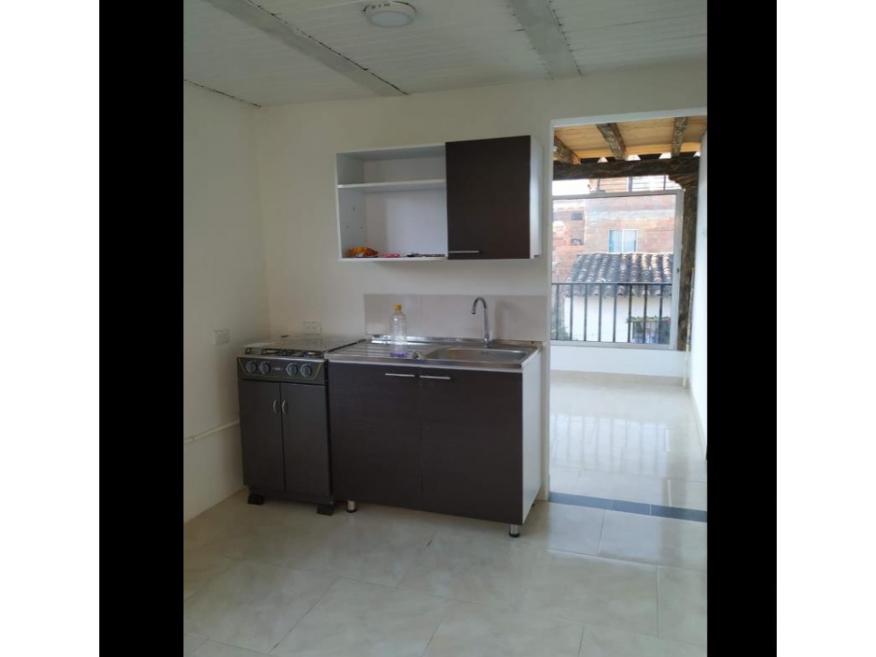 (V.I). CASA DE TRES NIVELES EN VENTA CARMEN DE VIBORAL, LA PALMA — foto 2