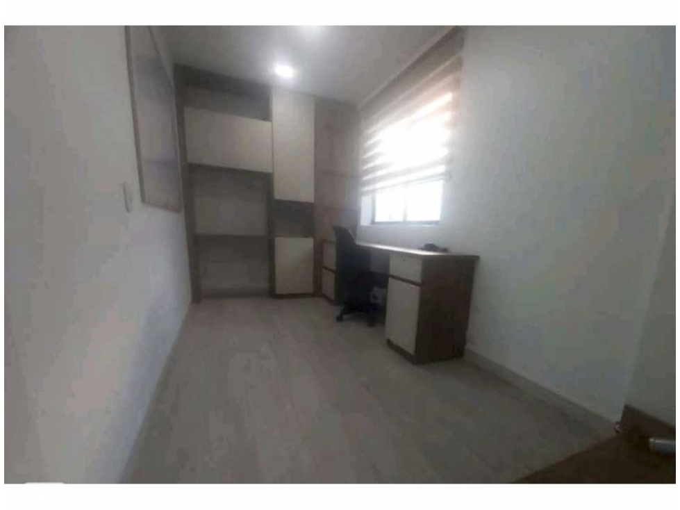 CASA DE VARIOS NIVELES EN VENTA EL POBLADO — foto 6