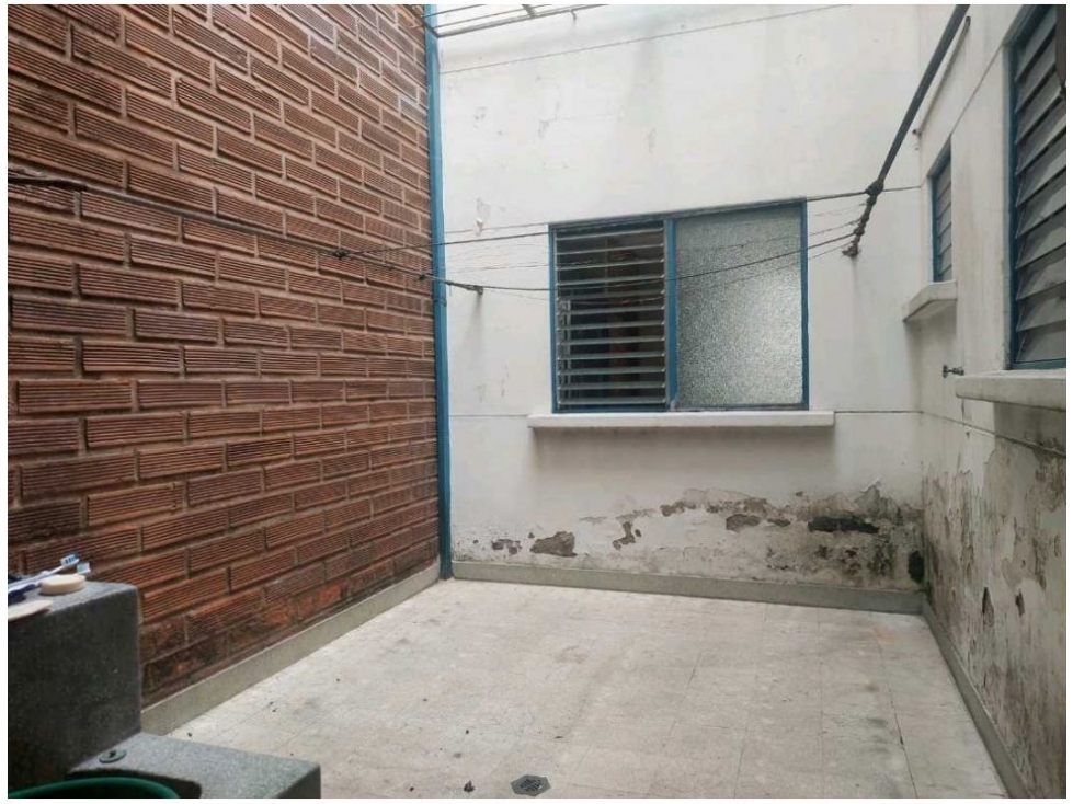 CASA DE DOS NIVELES EN VENTA, DE MEDIA MIXTURA EN LA CASTELLANA — foto 3
