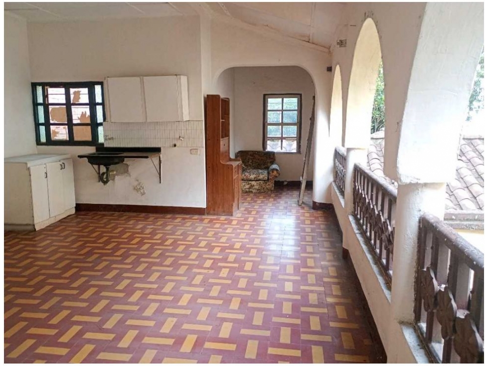 CASA LOTE EN VENTA CON PERMISO PARA 12 PISOS UBICADA EN LAURELES — foto 3