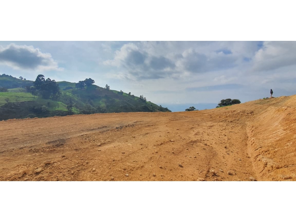 LOTE EN VENTA UBICADO EN SAN PEDRO DE LOS MILAGROS — foto 4