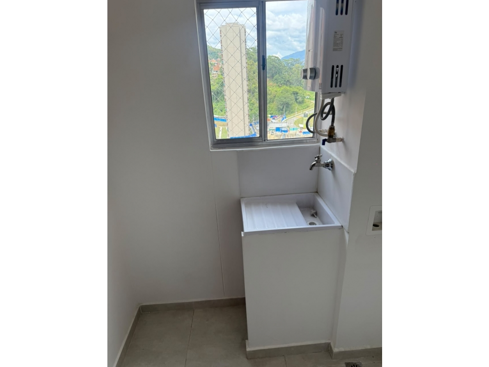 (V.I) APARTAMENTO EN VENTA UBICADO EN ITAGUI SECTOR LOS GOMEZ — foto 3