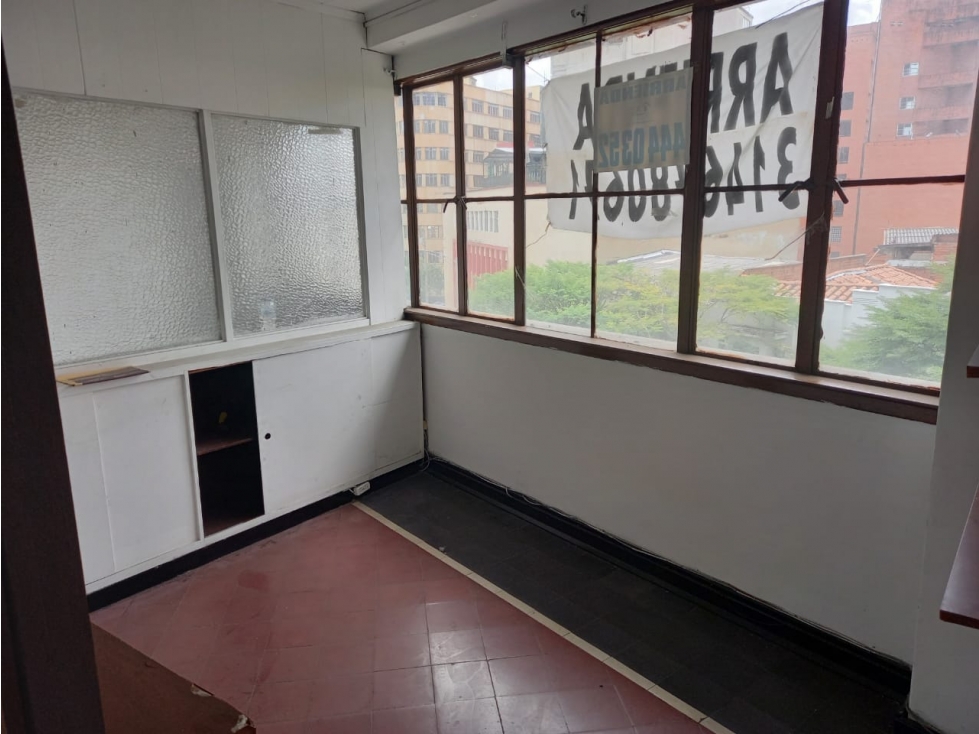 BODEGA U OFICINA EN VENTA SECTOR CENTRO DE MEDELLÍN — foto 3