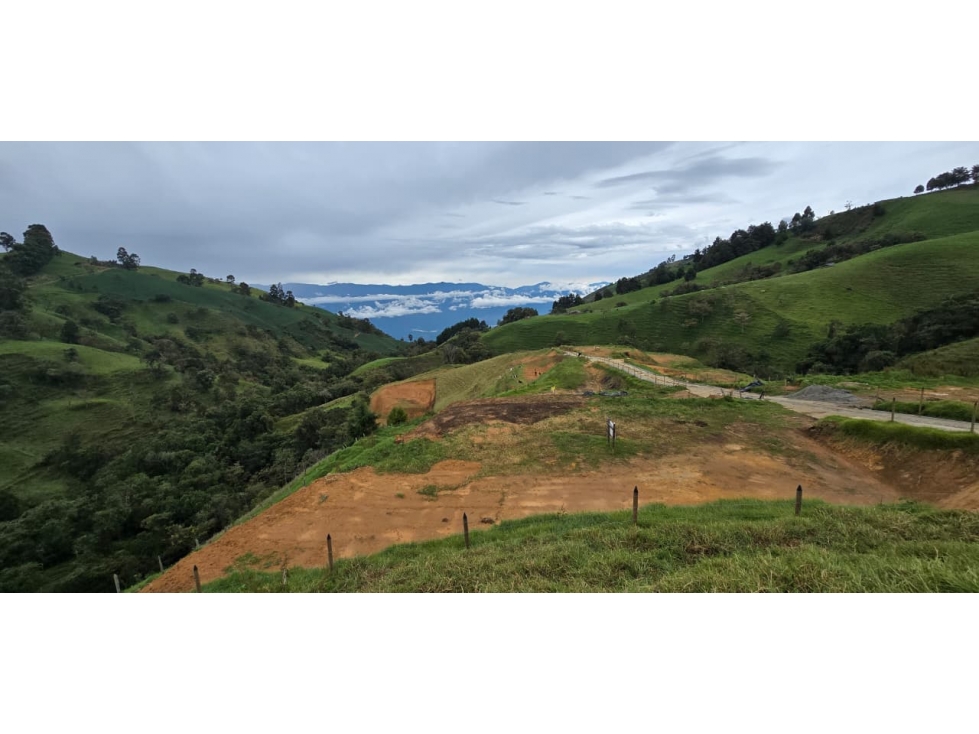LOTE EN VENTA UBICADO EN SAN PEDRO DE LOS MILAGROS — foto 4