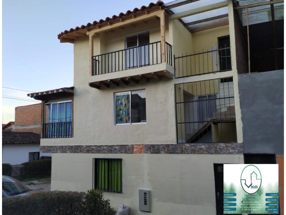 (V.I). CASA DE TRES NIVELES EN VENTA CARMEN DE VIBORAL, LA PALMA