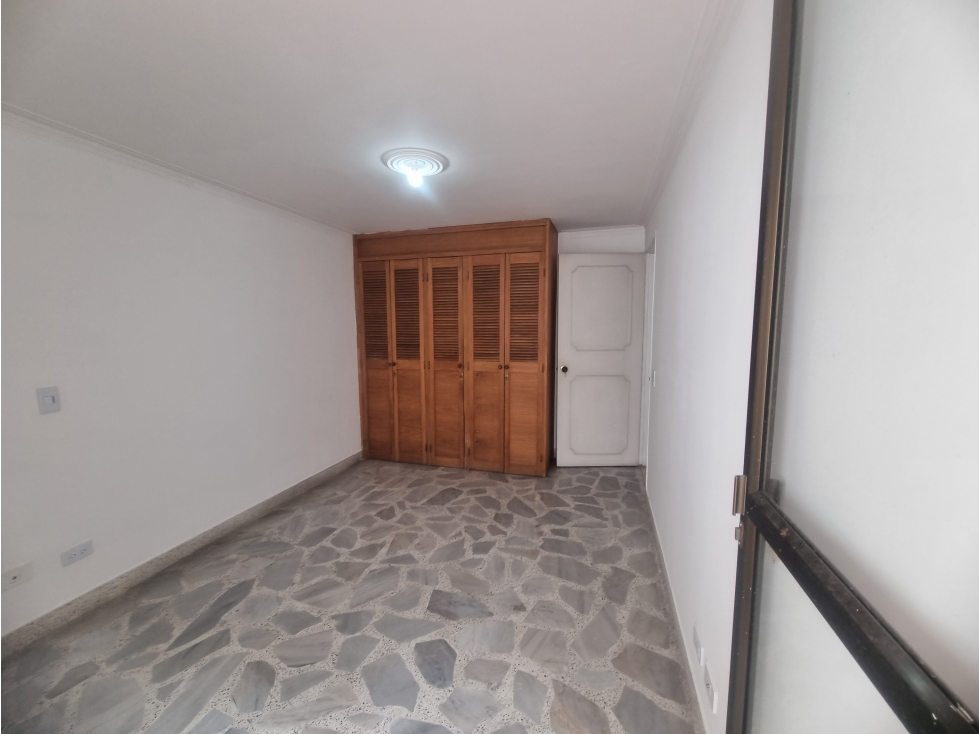 APARTAMENTO EN VENTA LAURELES — foto 3