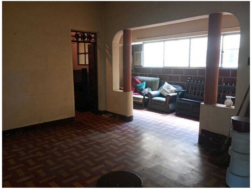 CASA LOTE EN VENTA CON PERMISO PARA 12 PISOS UBICADA EN LAURELES — foto 4