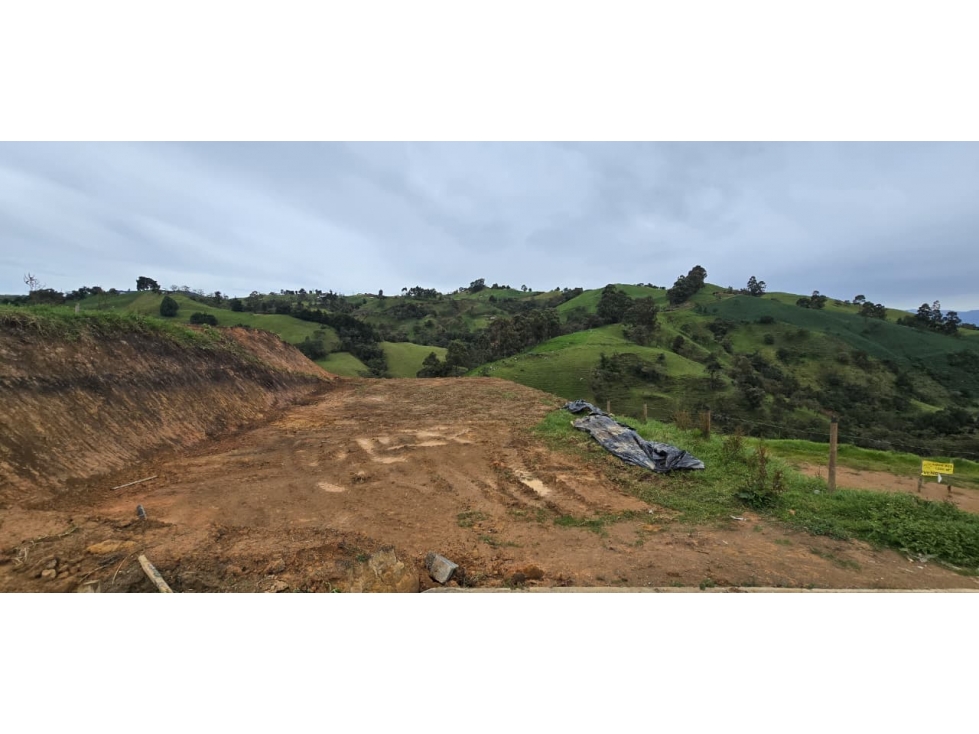 LOTE EN VENTA UBICADO EN SAN PEDRO DE LOS MILAGROS — foto 5