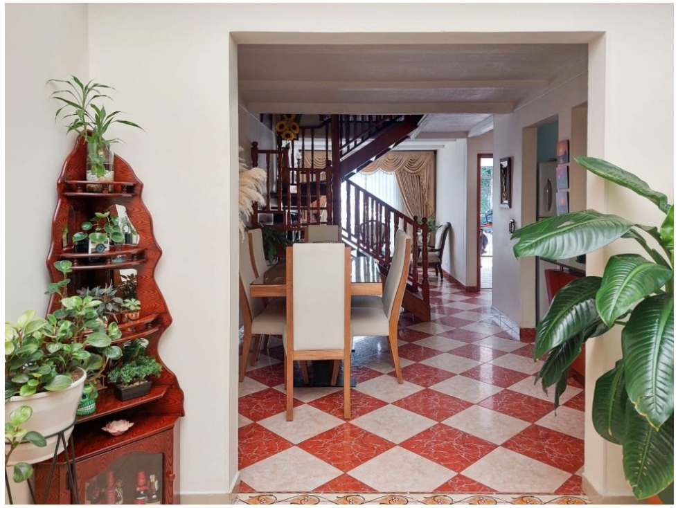 CASA REFORMADA UBICADA EN MILAN INDEPENDIENTE