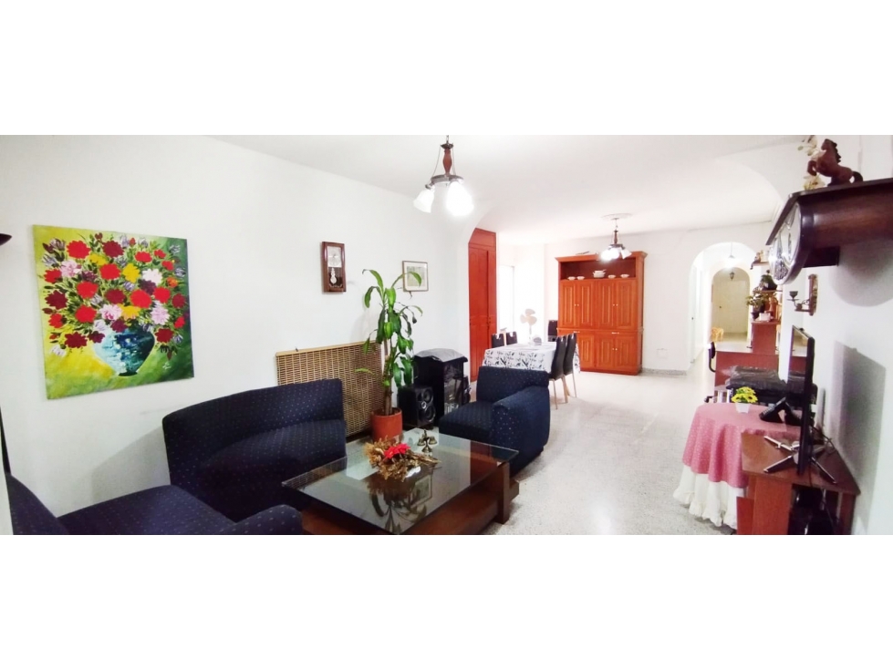 (V.I) CASA EN VENTA AL FRENTE DE LA ESTACIÓN DEL METRO DE SAN JAVIER — foto 4