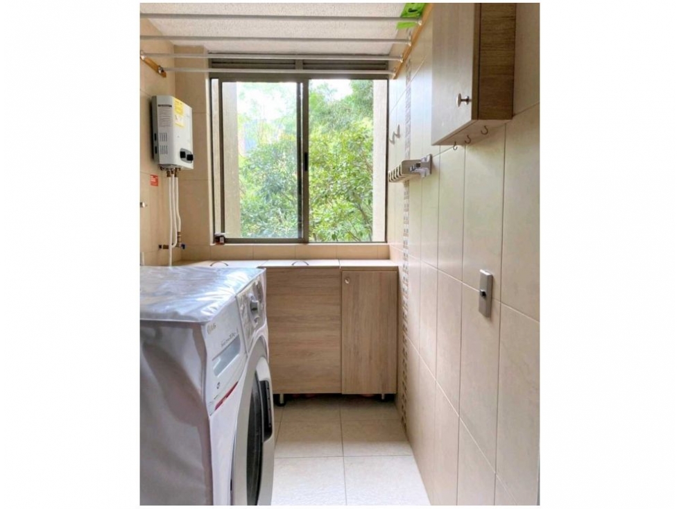 (V.I) AMPLIO APARTAMENTO EN VENTA UBICADO EN LOMA DE LOS BERNAL — foto 5