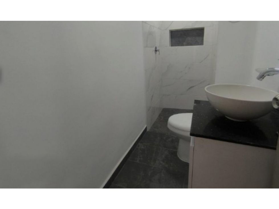 (V.I) APARTAMENTO REMODELADO EN VENTA UBICADO EN LAURELES — foto 5
