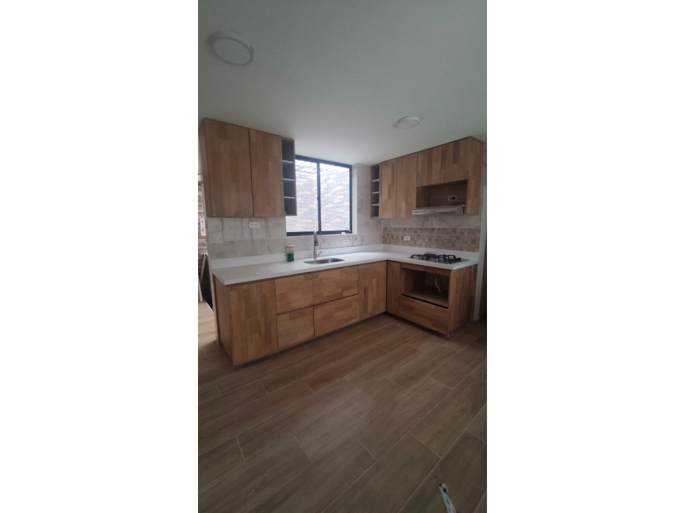 (V.I) CASA RENOVADA EN VENTA UBICADA EN EL BARRIO ESTADIO LOS SAUCES — foto 2