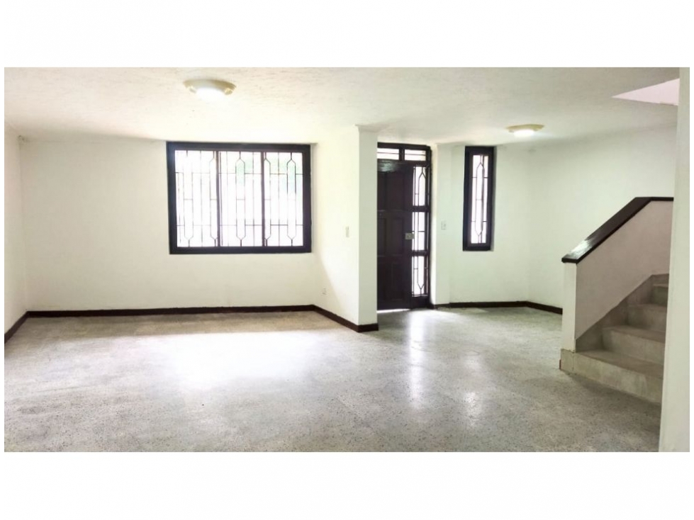 CASA UNIFAMILIAR EN VENTA LAURELES — foto 3
