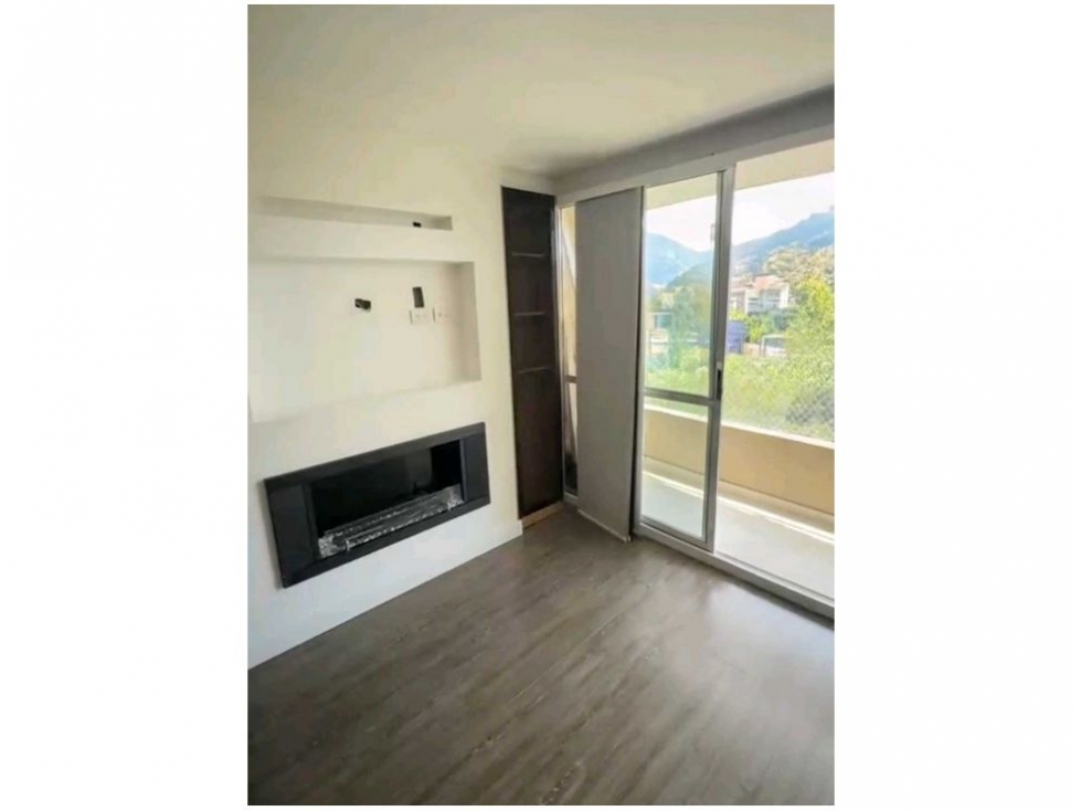 APARTAMENTO REMODELADO EN VENTA UBICADO EN LA LOMA DE LOS BERNAL — foto 3