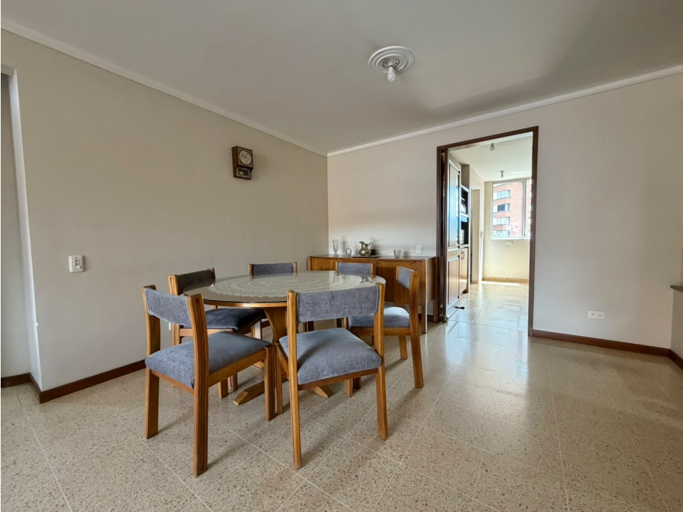 AMPLIO APARTAMENTO EN VENTA UBICADO EN LAURELES SECTOR CONQUISTADORES — foto 3