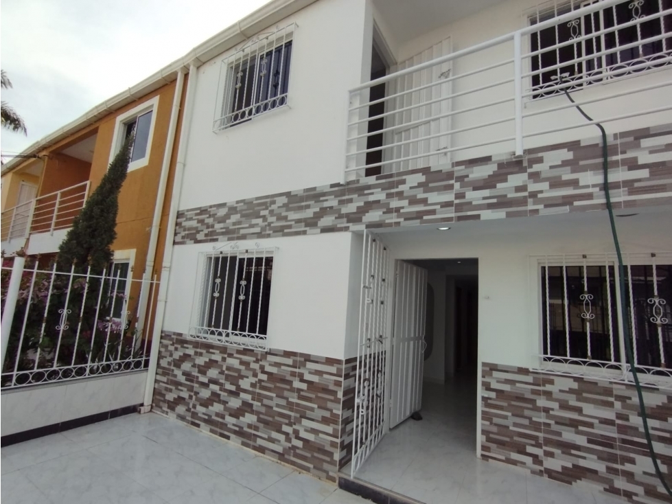 SE VENDE O SE ARRIENDA CASA DE 2 NIVELES EN CONJUNTO RES. TURBACO — foto 2