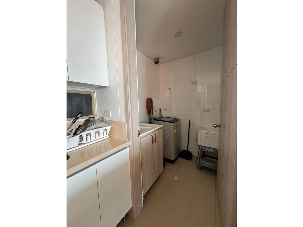 SE ARRIENDA O SE VENDE HERMOSO APARTAMENTO AMOBLADO — foto 4