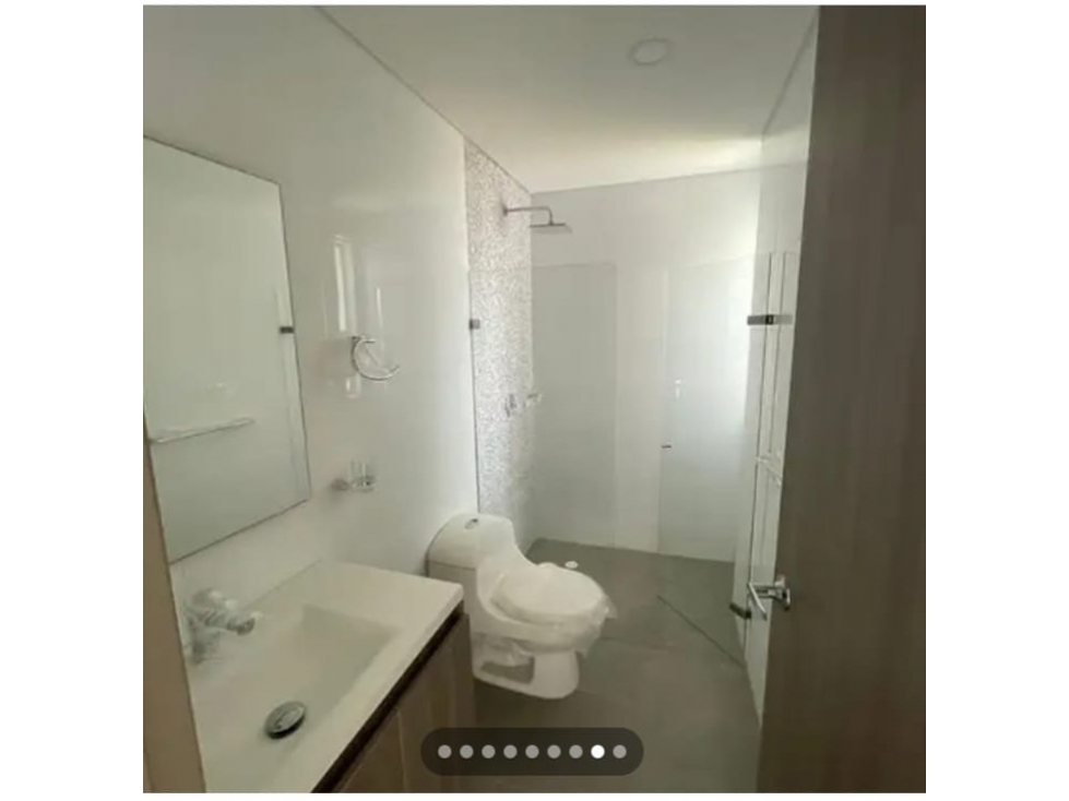 SE ARRIENDA HERMOSO APARTAMENTO DE 3 HABITACIONES EN CIELO MAR — foto 6