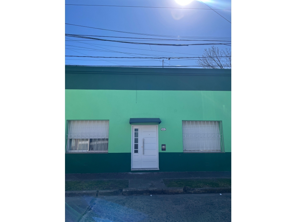 Venta Casa con local, Lujan - 1