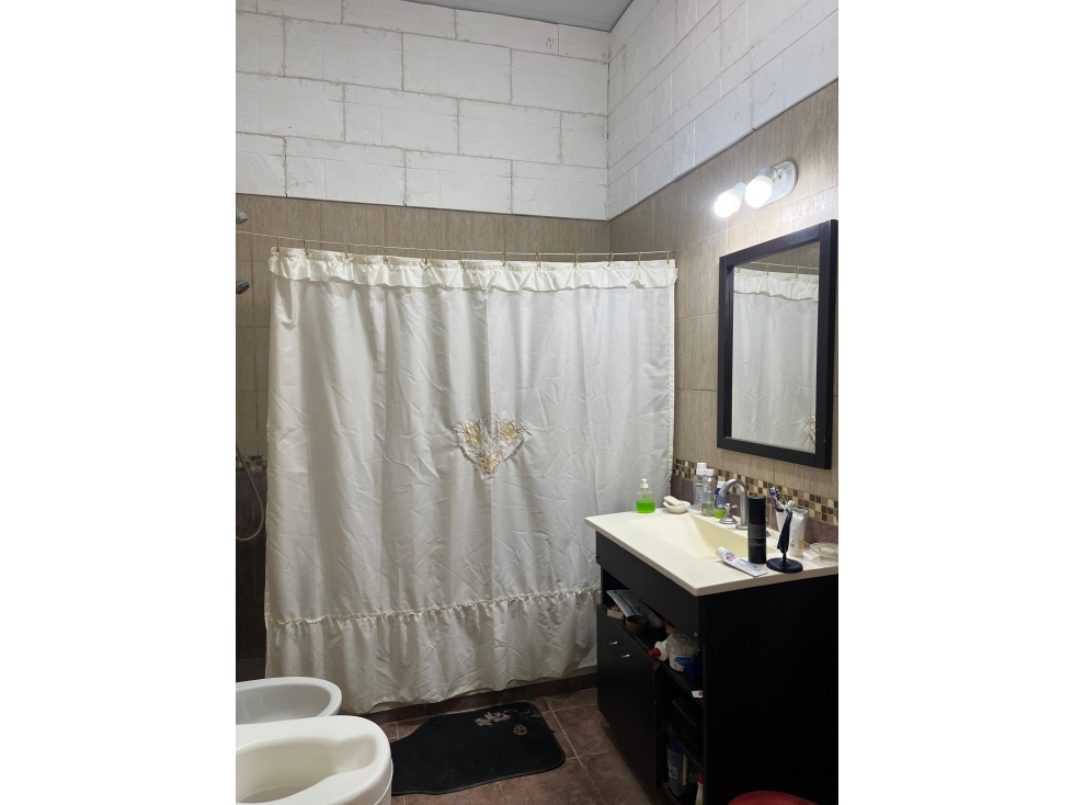 Venta Casa con local, Lujan - 3