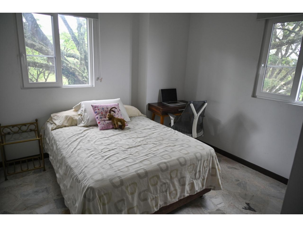 Venta apartamento en edificio en Ciudad Jardin, Sur de Cali 117.