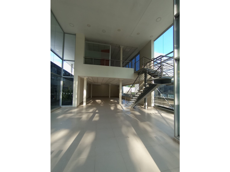 SE ALQUILA LOCAL EN CIUDAD JARDIN, SUR DE CALI 538. — foto 4