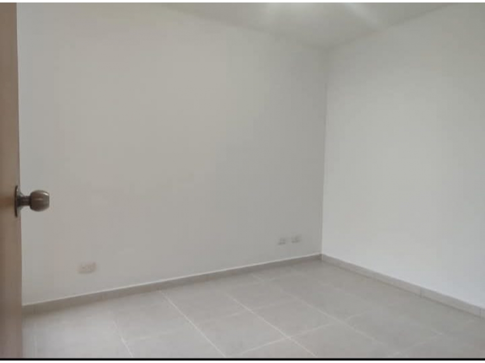 VENTA DE APARTAMENTO EN CIUDAD MELENDEZ, SUR DE CALI 619. — foto 2