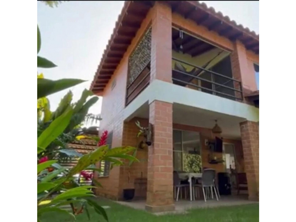 VENTA DE CASA EN LAS MERCEDES, JAMUNDI 684.