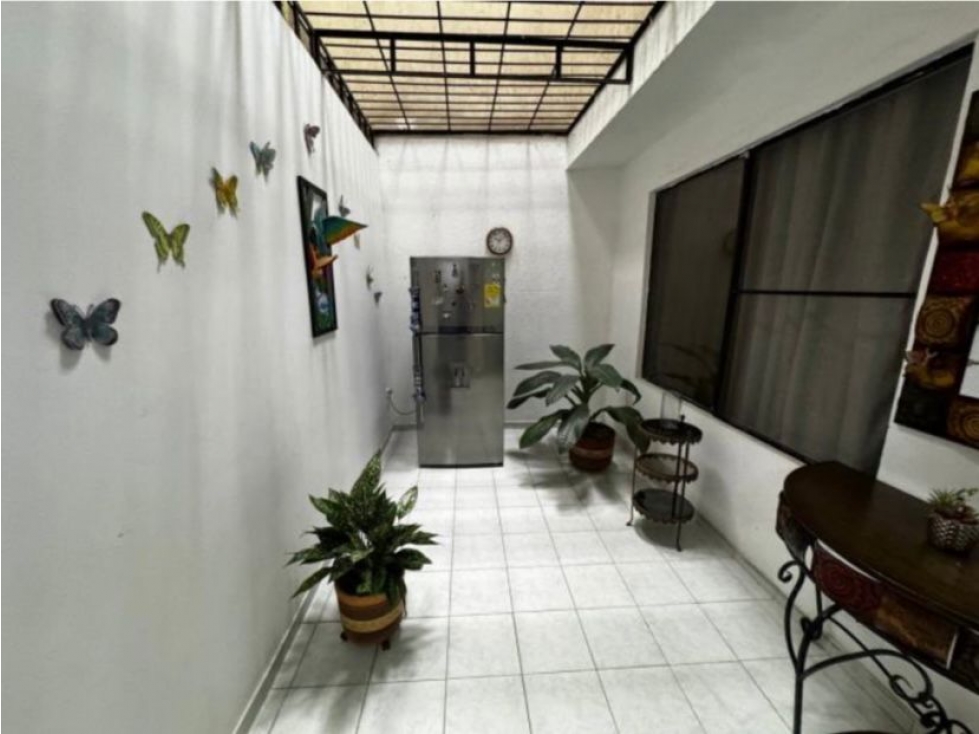 SE VENDE CASA EN JOSE HOLGUÍN GARCES, ORIENTE DE CALI 556. — foto 2