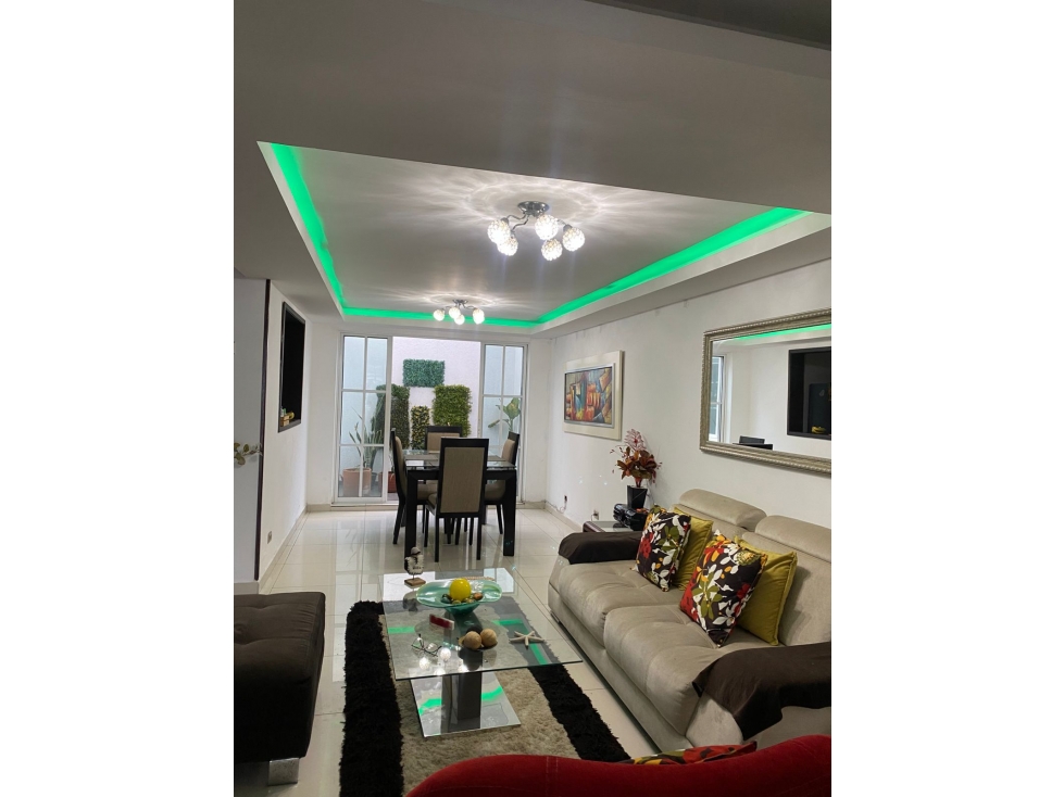 VENTA DE CASA EN EL CANEY, AL SUR DE CALI 439.