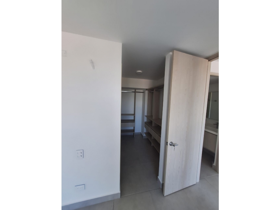 ALQUILER DE APARTAMENTO EN VALLE DEL LILI, SUR DE CALI 637. — foto 3