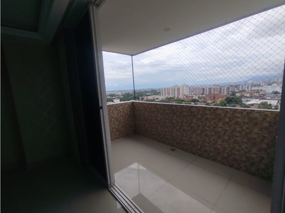 SE VENDE APARTAMENTO EN PRADOS DEL NORTE, NORTE DE CALI 674. — foto 2