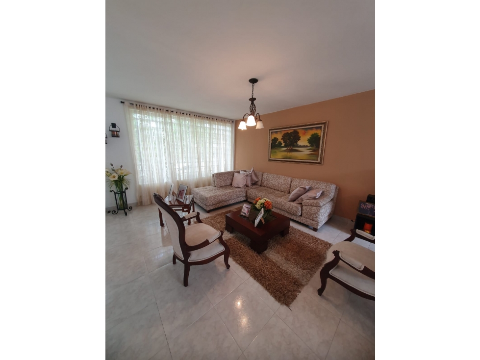 Venta casa en el bosque, norte de cali 038.
