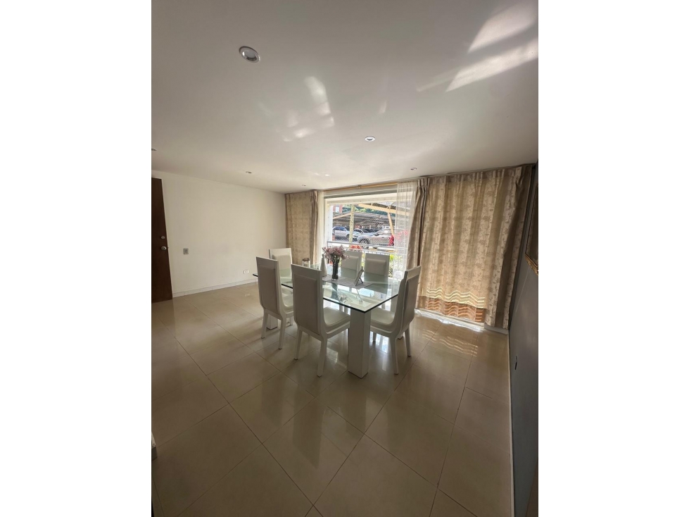 SE VENDE APARTAMENTO EN QUINTAS DE DON SIMÓN, SUR DE CALI 517.