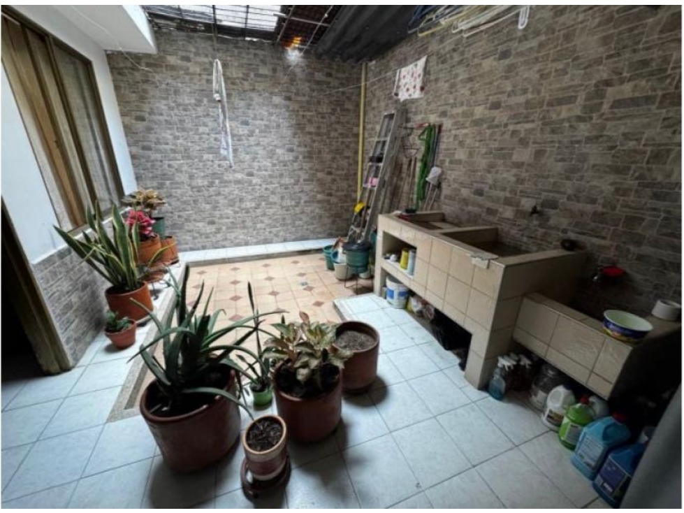 SE VENDE CASA EN JOSE HOLGUÍN GARCES, ORIENTE DE CALI 556. — foto 4