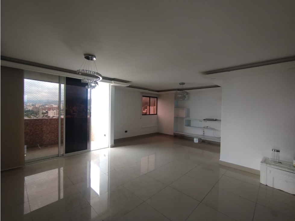 SE VENDE APARTAMENTO EN PRADOS DEL NORTE, NORTE DE CALI 674. — foto 3