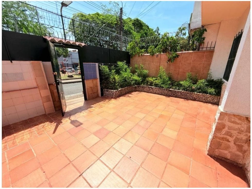 SE ALQUILA CASA EN MIRAFLORES, SUR CENTRAL DE CALI 665. — foto 5