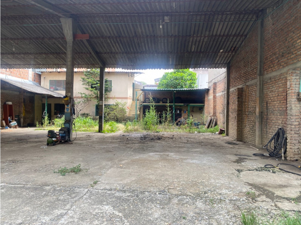 SE VENDE LOTE-BODEGA EN EL INGENIO, SUR DE CALI 616.