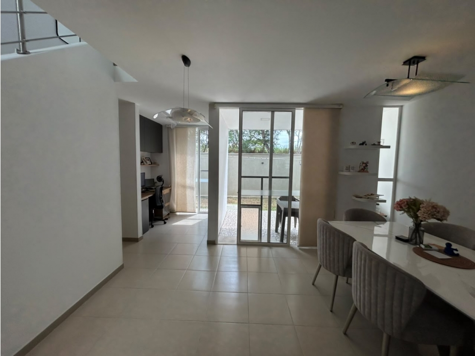 VENTA DE CASA EN EL CASTILLO, JAMUNDI 676.