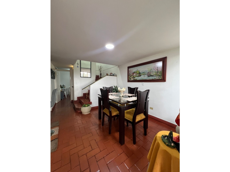 VENDO CASA SUR DE LA CIUDAD