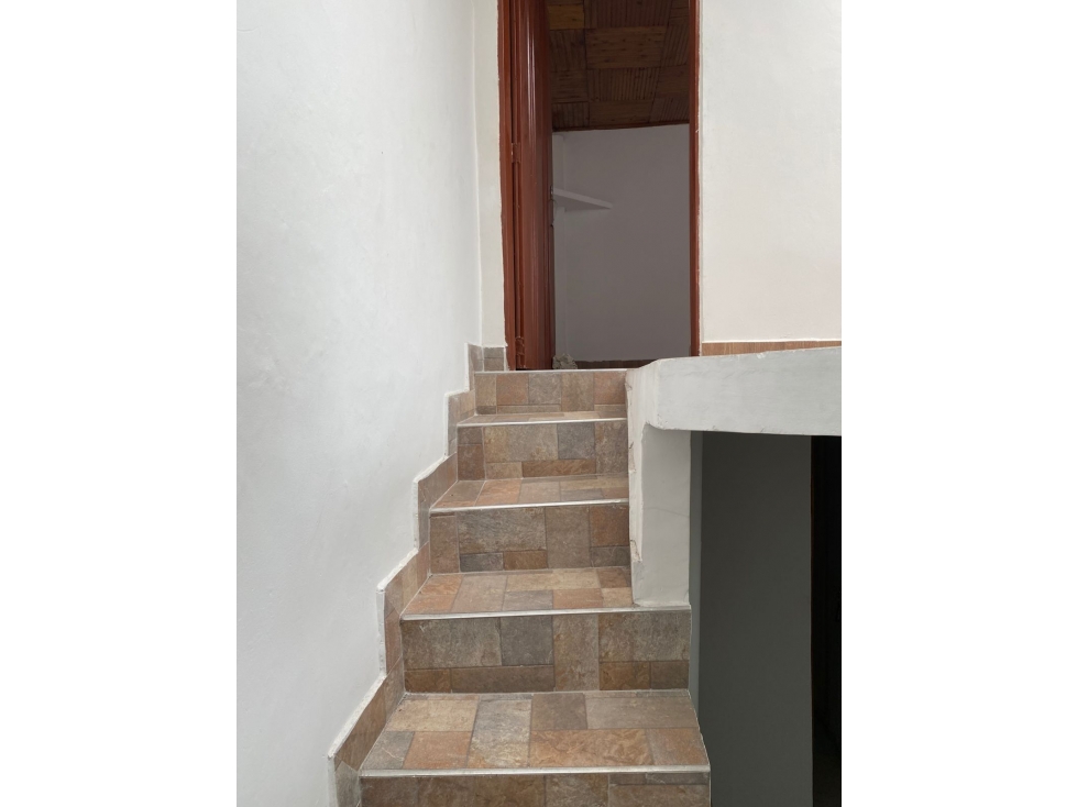 VENDO CASA SECTOR SUR