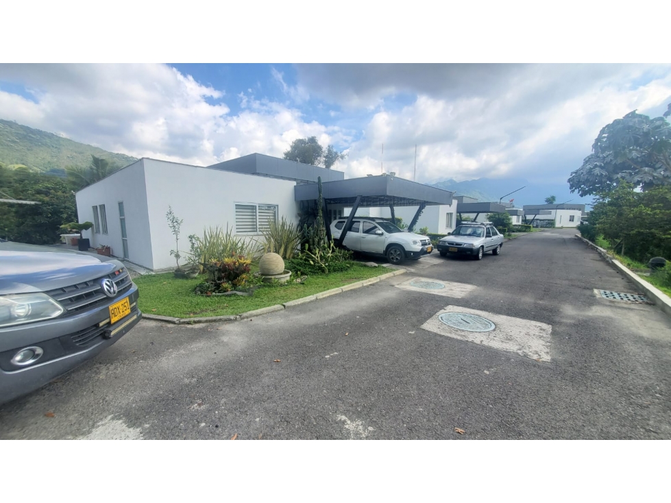 VENDO CASA EN SECTOR ENTRE CALARCA Y ARMENIA
