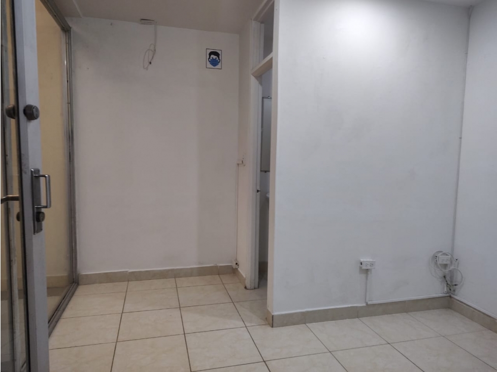 VENDO LOCAL COMERCIAL SECTOR CENTRO - 2
