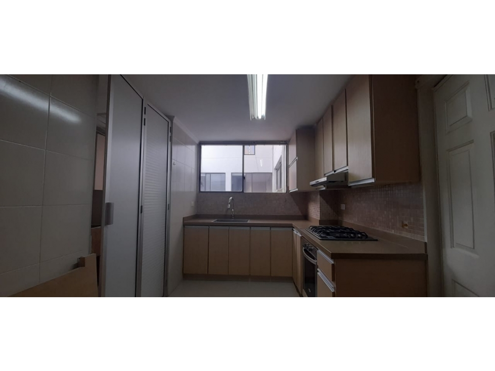 SE RENTA APARTAMENTO SECTOR CASTELLANA - 2