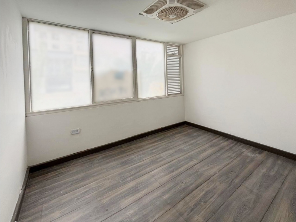 VENDO CASA LOTE O PARA USO COMERCIAL — foto 3