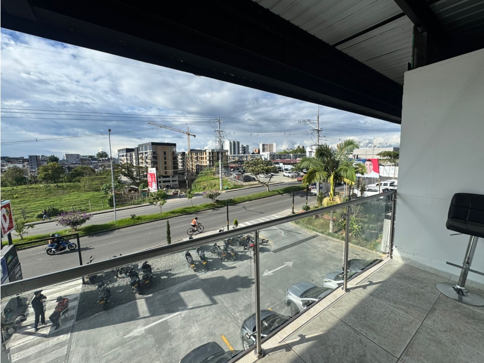 VENDO LOCAL #39 MALL CENTENARIO