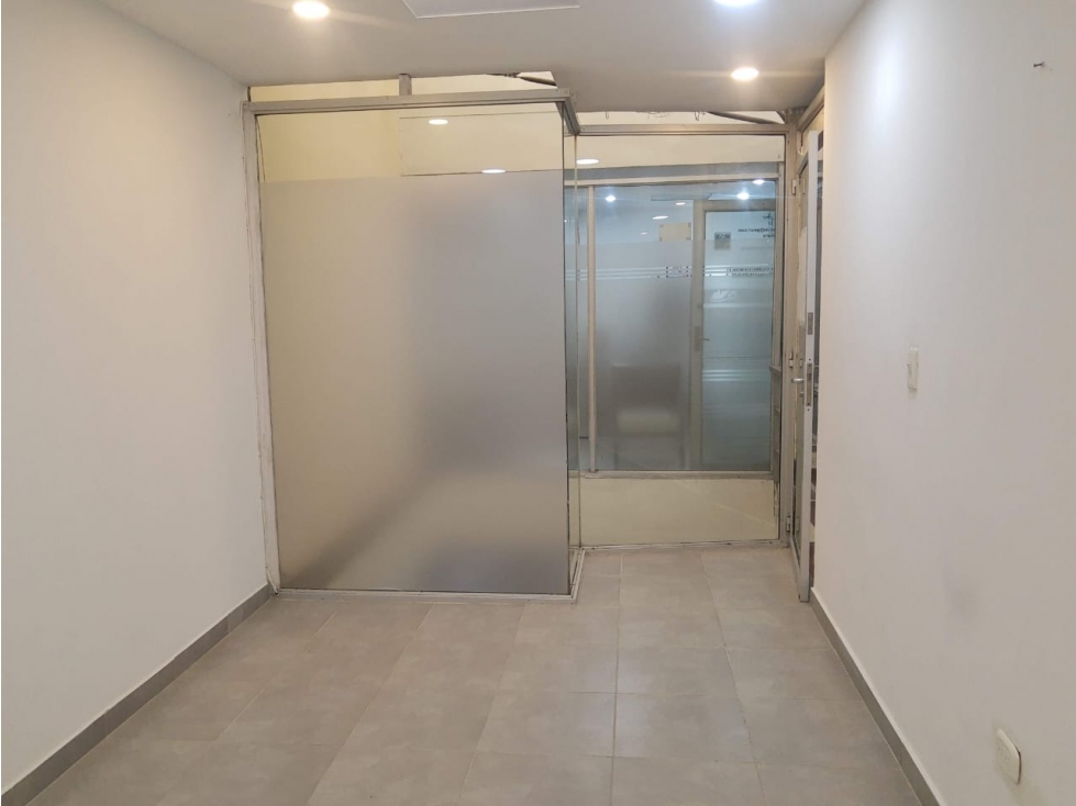 VENDO LOCAL COMERCIAL SECTOR CENTRO - 1