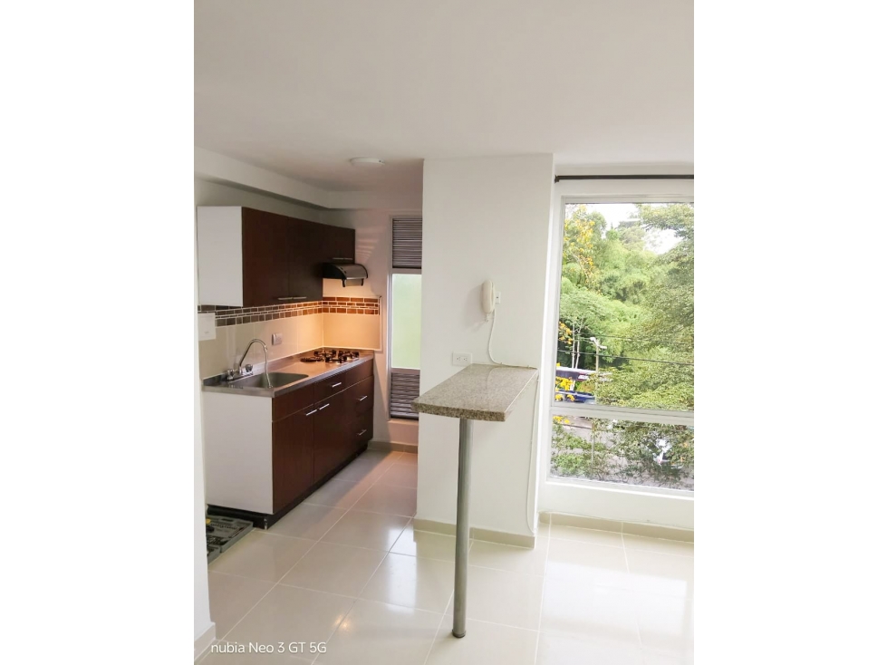 VENDO HERMOSO APARTAMENTO EN ZONA NORTE DE ARMENIA — foto 3